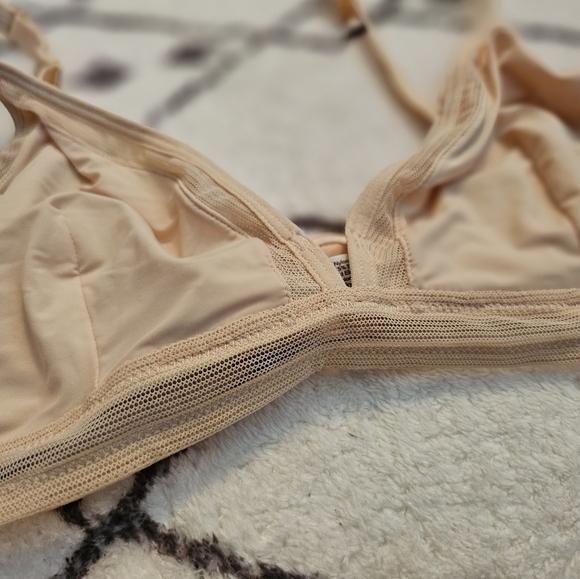 Lively The Mesh Trim 2.0 Wireless Bra - Toasted Almond - Picture 3 of 5
